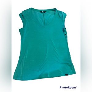 North Face flash dry tshirt L